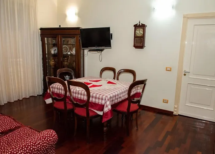 Latina House